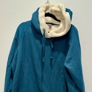 Oversized Eddie Bauer XL Sherpa-Lined Hoodie - Ultimate Warmth and Comfort